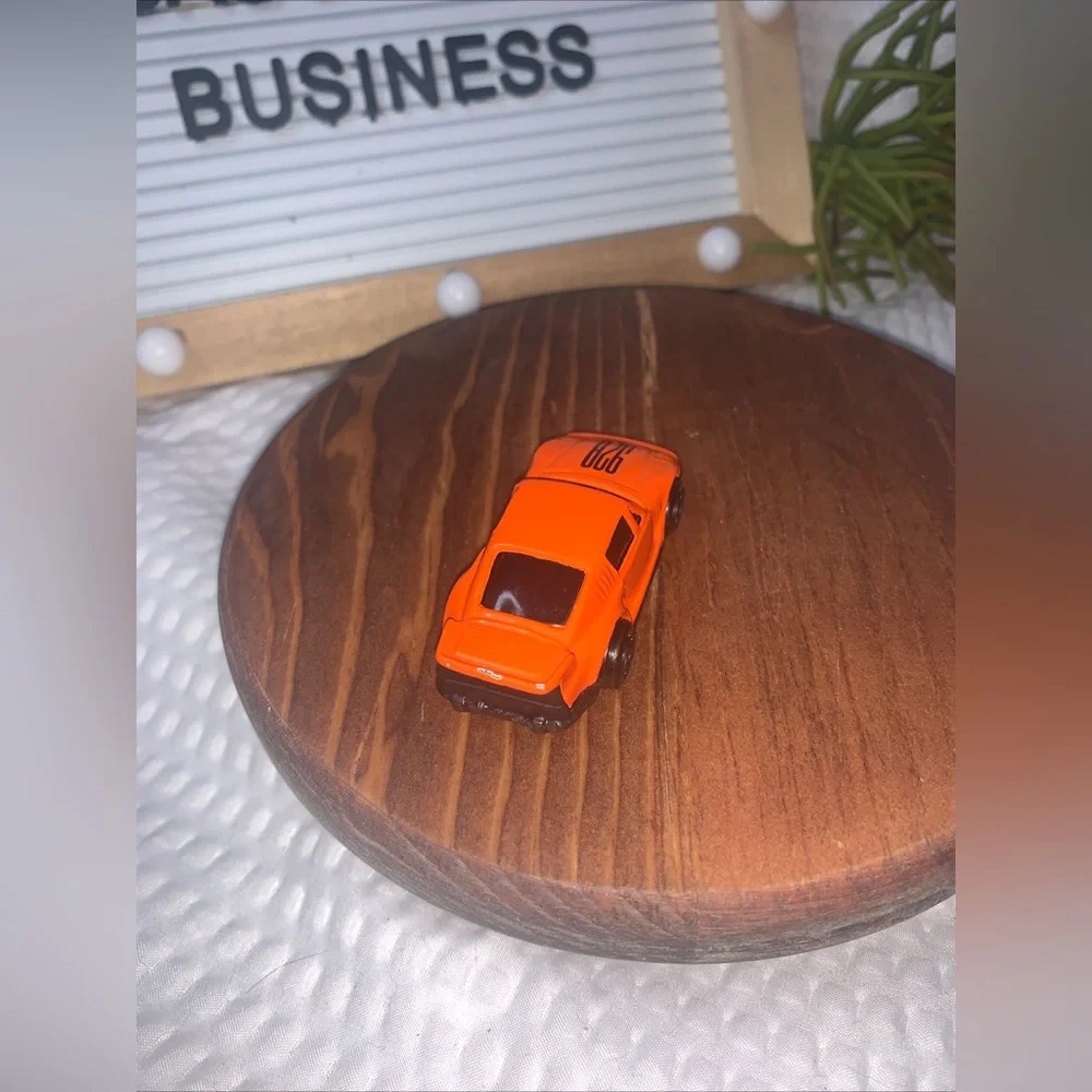 Vintage Orange Porsche #928 Made in China 1:64